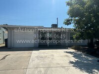 Building Photo - Close to Freeway, Shopping Single Story 2 Bedroom 1 Bath Large yard 1 Car Garage Drought Resistan...