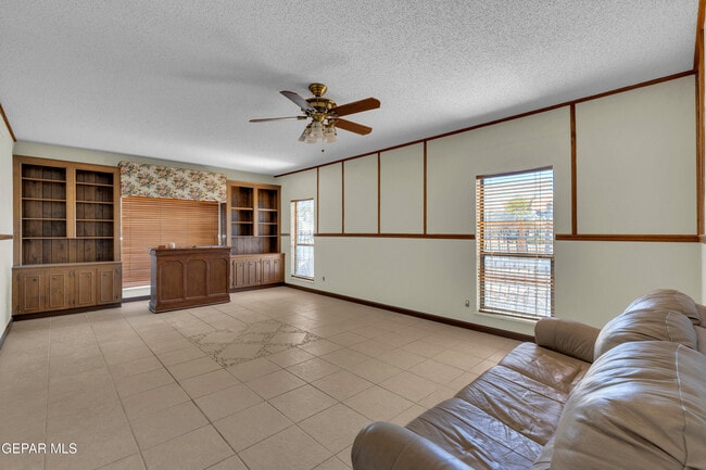 Building Photo - 2153 Trawood Dr