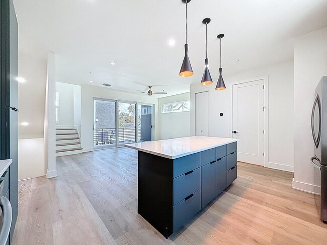 Building Photo - 336 14th St N