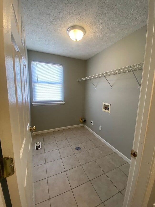 Building Photo - South Lafayette Modern and Spacious 4 Bed/...