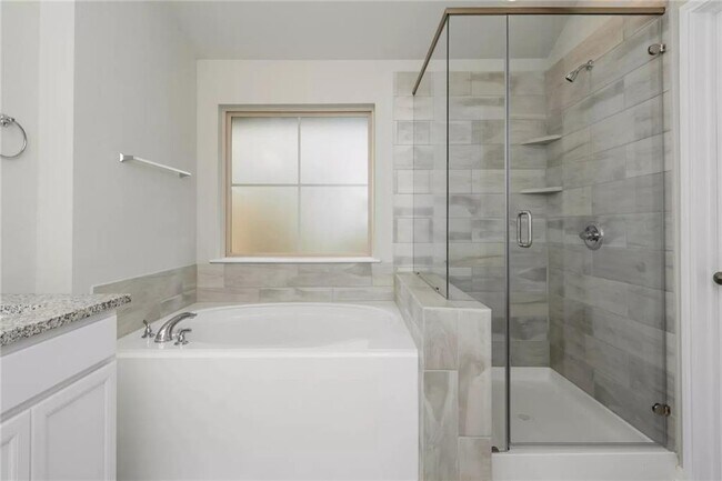 Building Photo - 5118 Leaning Tree