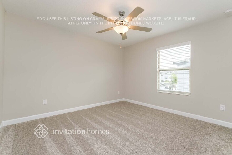 Building Photo - 2894 Coach Manors Way