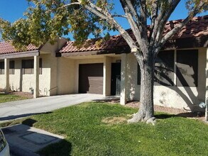 Building Photo - 2 BEDROOM 2 BATH HOME READY FOR MOVE IN!