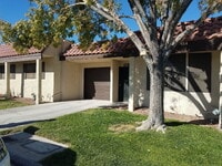 Building Photo - 2 BEDROOM 2 BATH HOME READY FOR MOVE IN!