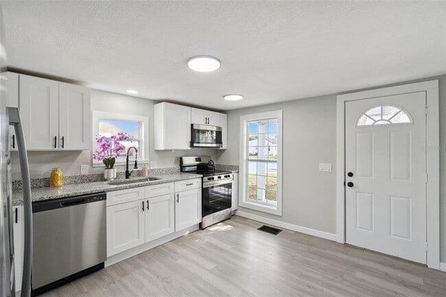 Building Photo - 1700 Kentucky Ave