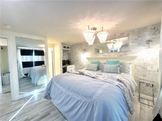 Building Photo - 312 America