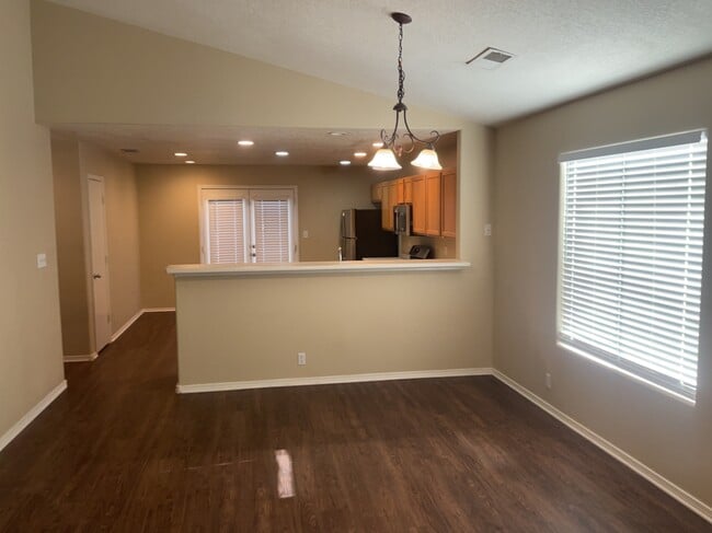 Building Photo - 1312 Penasco Rd NE