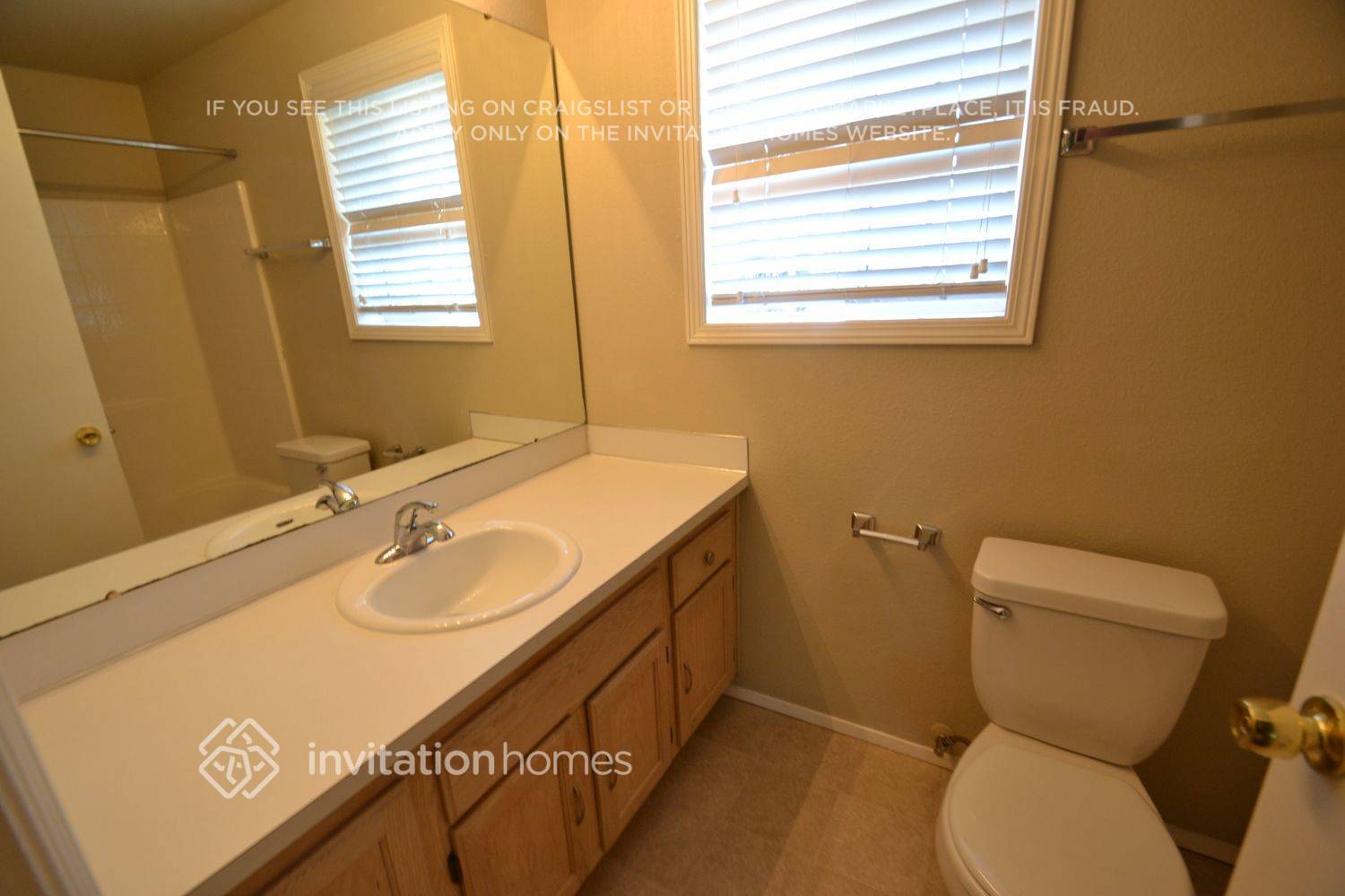 Building Photo - 25107 23rd Ct S