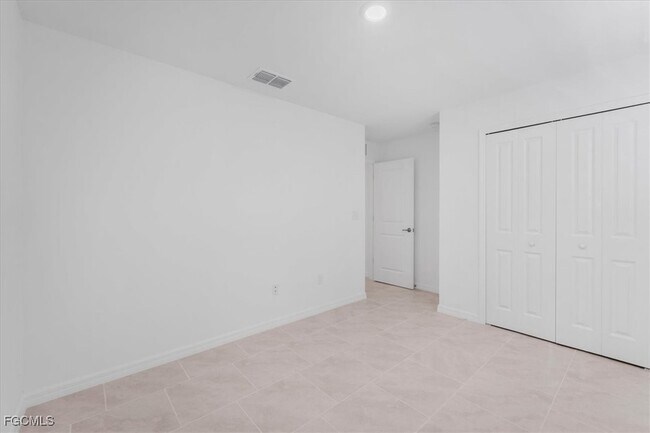 Building Photo - 4138 E Gator Cir