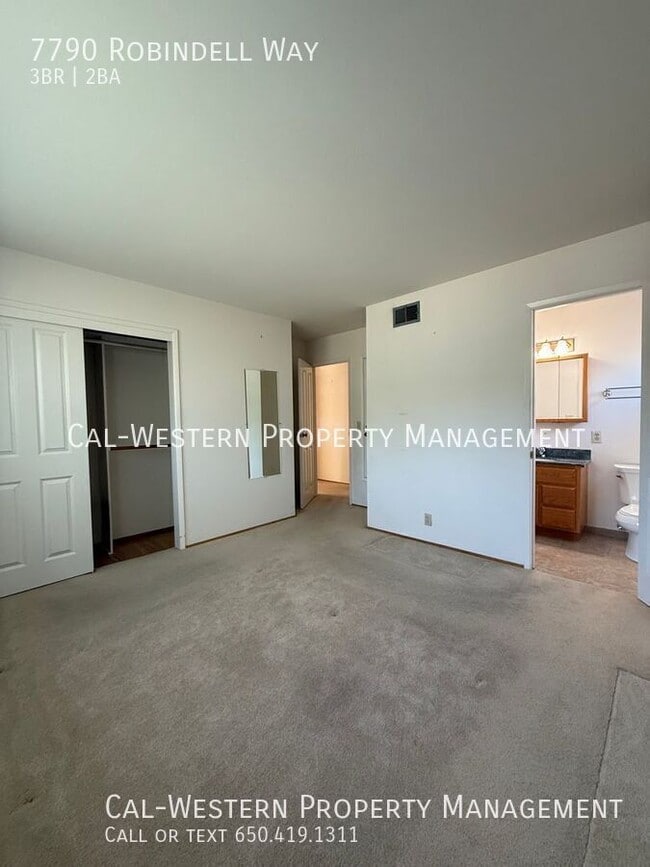Building Photo - 7790 Robindell Way