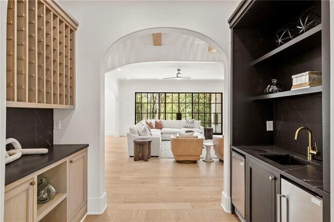 Building Photo - 1074 Moores Mill Rd NW