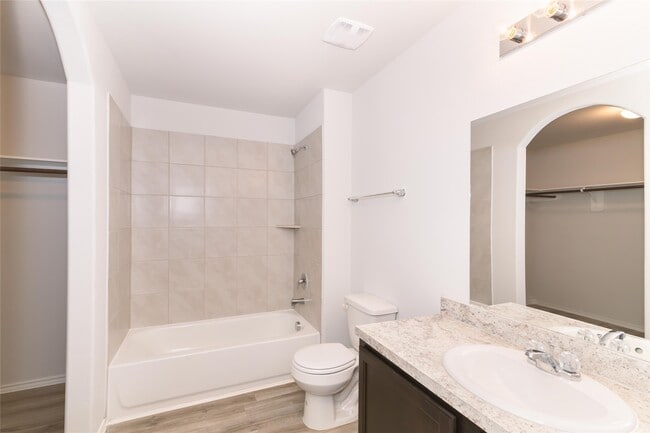 Building Photo - 8614 Middleton Oaks Cir