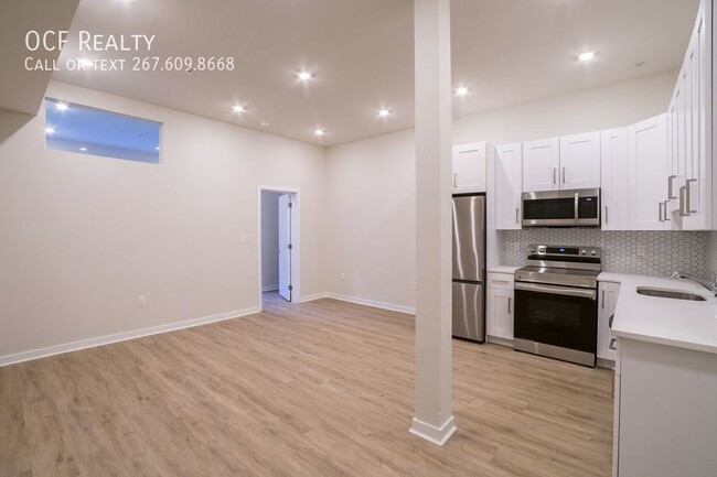 Building Photo - Modern Grays Ferry Apartment