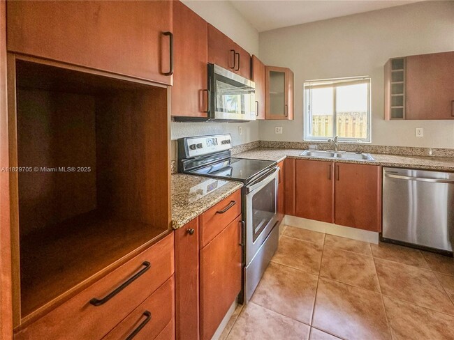 Building Photo - 17866 NW 74th Ct