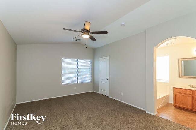 Building Photo - 8605 S 49th Dr