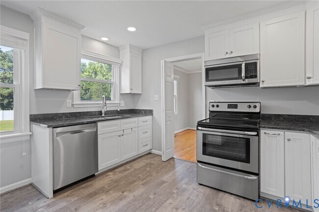 Building Photo - 7219 Laurel Spring Rd