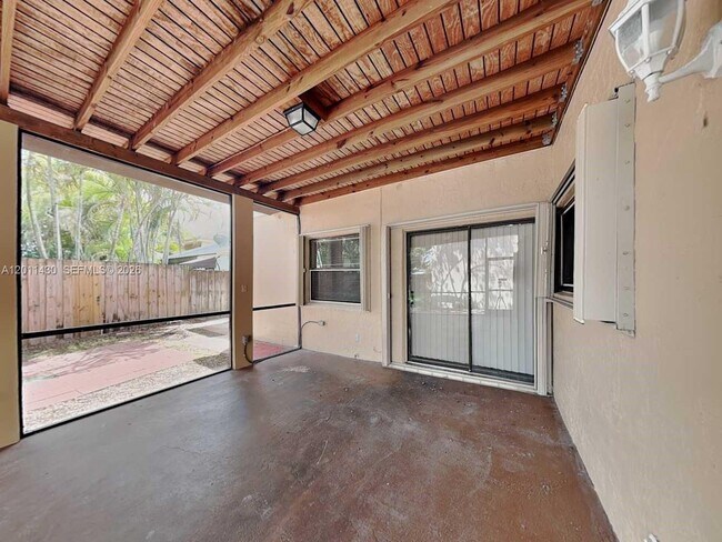Building Photo - 10420 SW 67th St