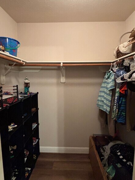 Bedroom 3 Closet - 3505 Cedar Prairie Dr