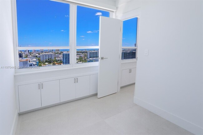 Building Photo - 11 Island Ave