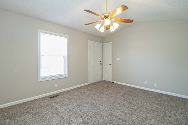 Building Photo - 233 Waterford Dr