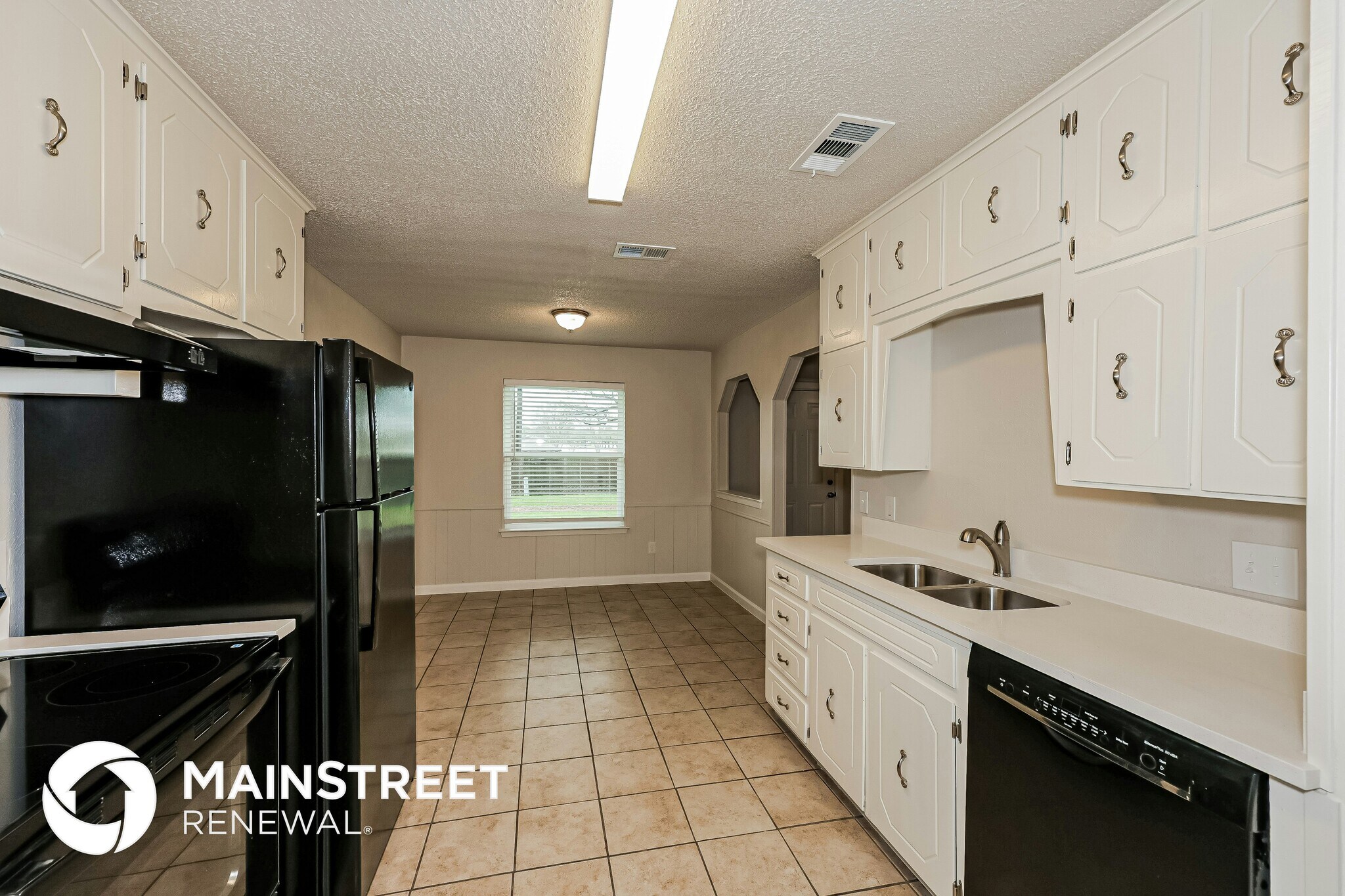 Building Photo - 2025 Schumac Ln