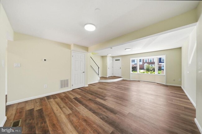 Building Photo - 417 Sternwheeler Ct