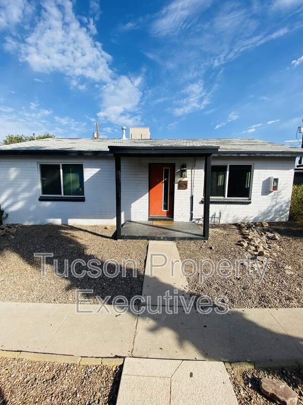 Building Photo - 1421 E Drachman St