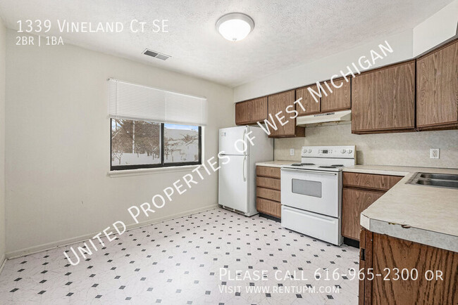 Building Photo - Available Now | 2 Bedroom 1 Bath Apartment...