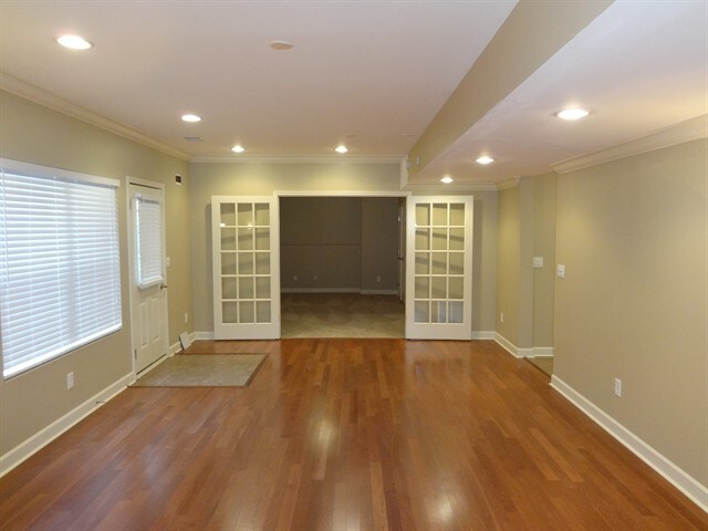 Building Photo - 3805 Deauville Way