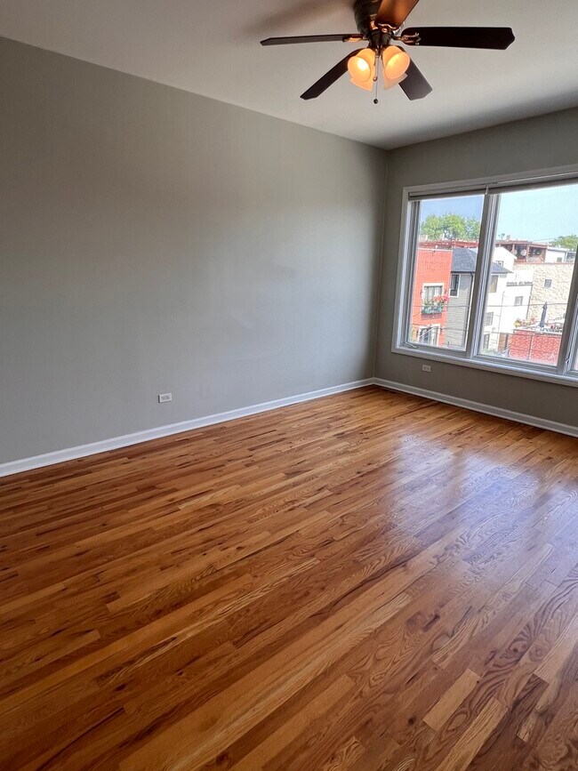 Building Photo - 1610 W Grand Ave