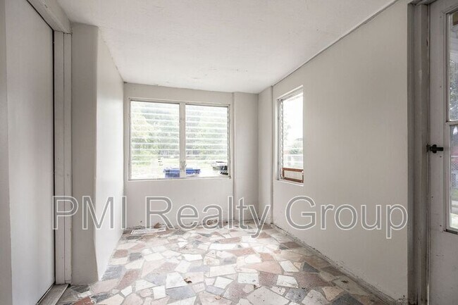 Building Photo - 3295 W 46th St