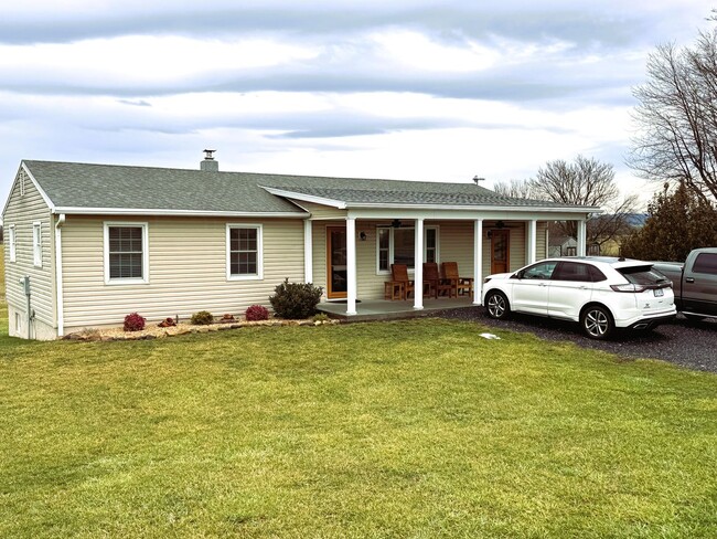 Primary Photo - Single Family Home in Linville