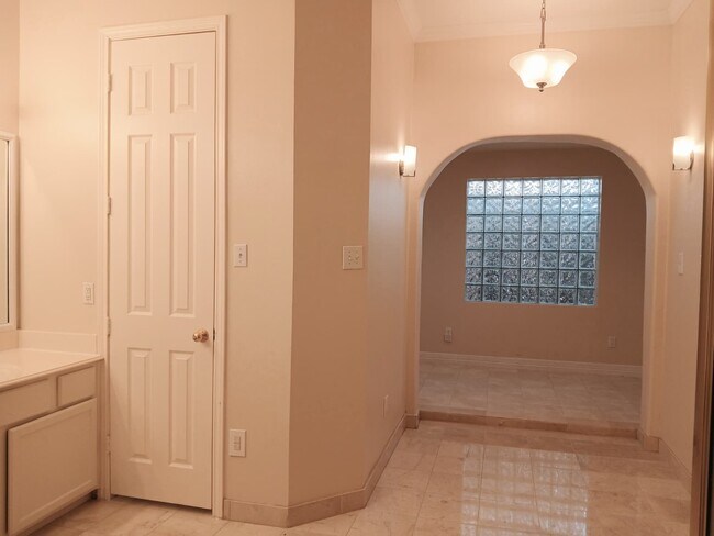 Building Photo - 9230 Rouge Cir