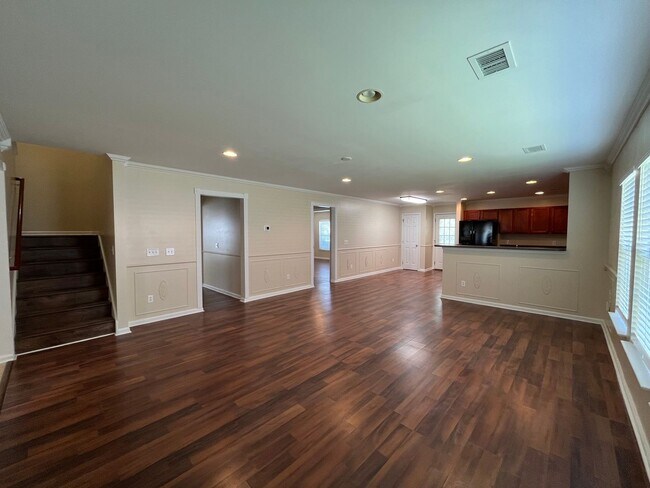 Building Photo - 111 Thistle Rd