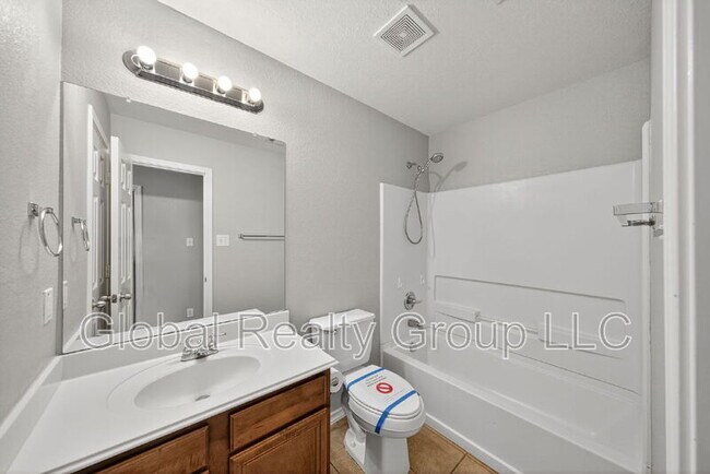 Building Photo - 113 Bronco Bend