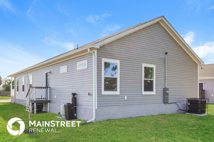 Building Photo - 12315 Tangier St