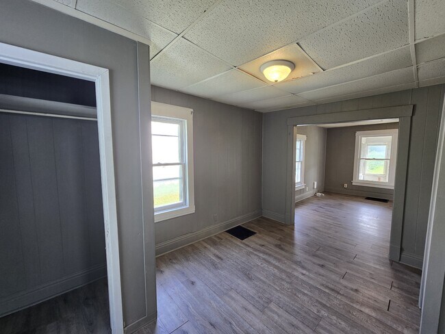 Building Photo - 211 Manson St