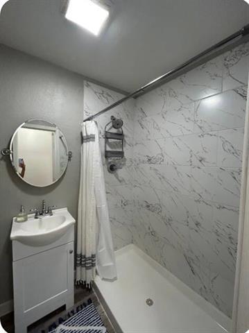 Building Photo - 310 E Beech St