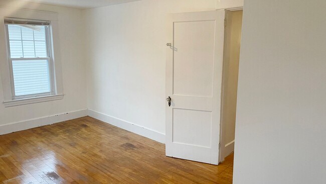 Building Photo - 73-75 Wallingford Ave