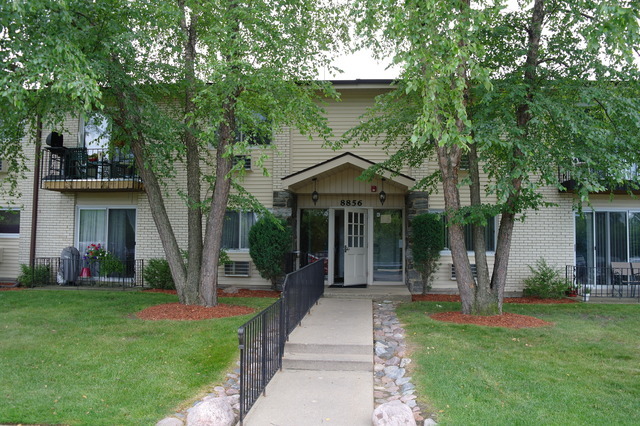 Building Photo - 8856 Northshore Dr