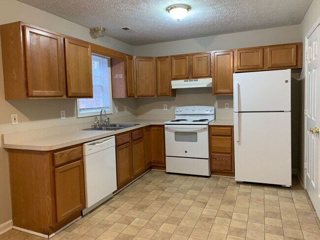 Building Photo - 448 Three Creeks Ct