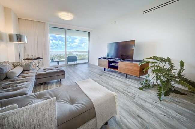 Building Photo - 10203 Collins Ave