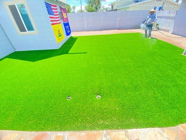 Building Photo - Prime ASU-Area Property: 6-Bedroom Pool Home with 2-Car Garage