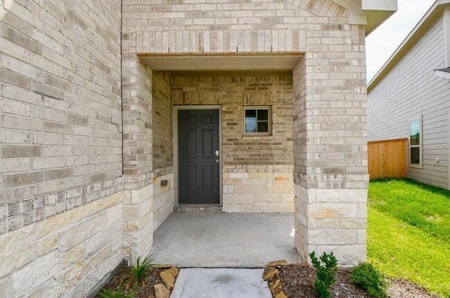 Building Photo - 16439 Big Hickory Dr
