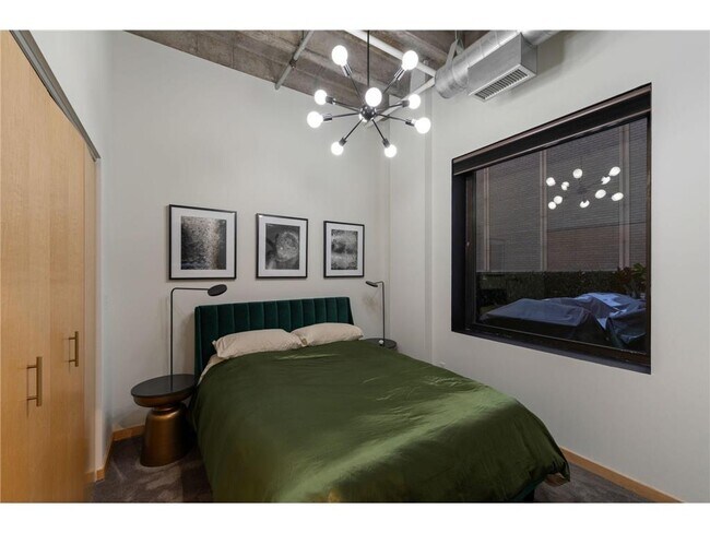 Building Photo - 601 S Marquette Ave