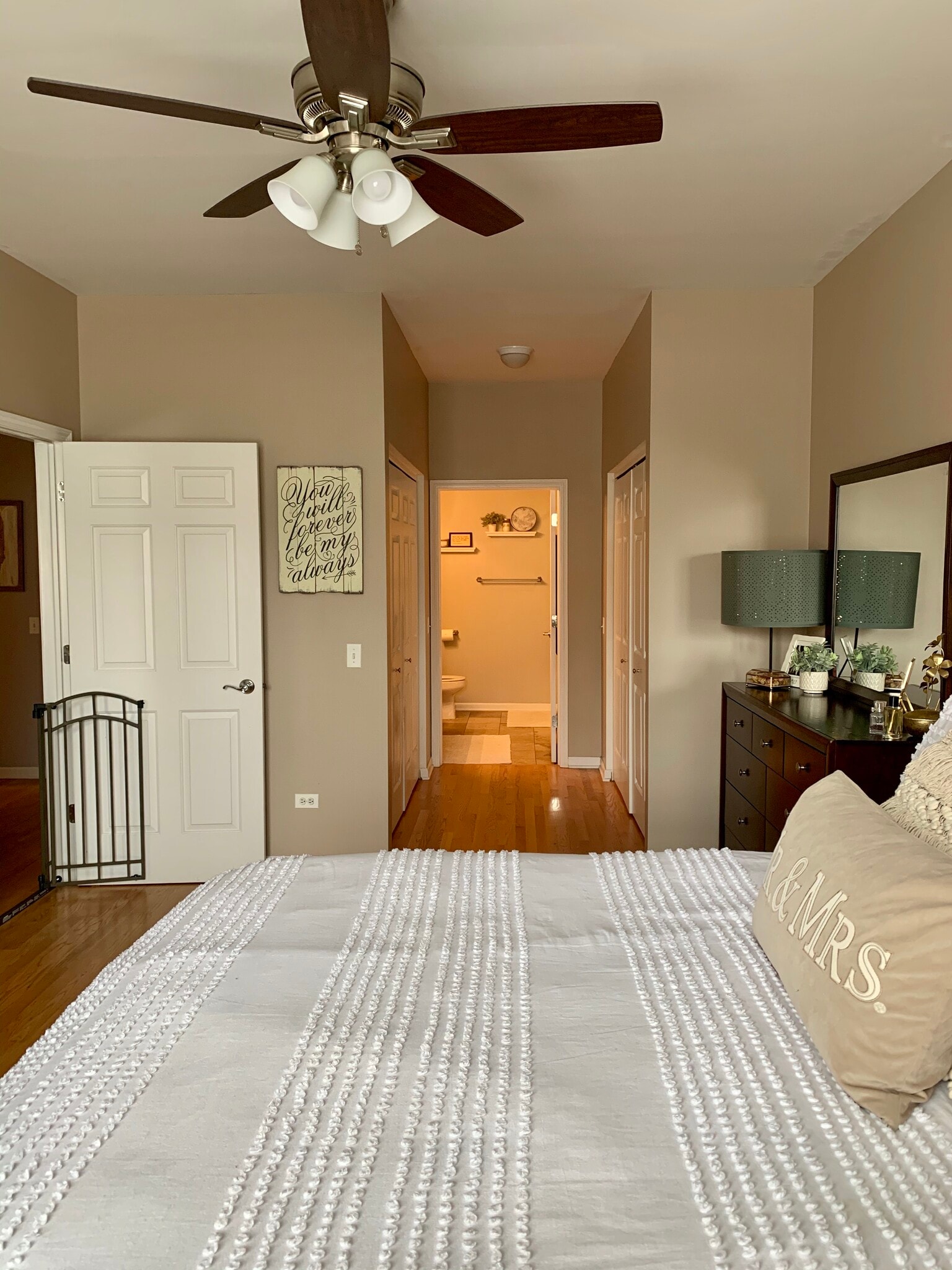 Master Bedroom - 2040 W Belmont Ave