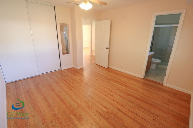 Building Photo - $4395 - Beautiful Sunnyvale 3 Bedroom Home...