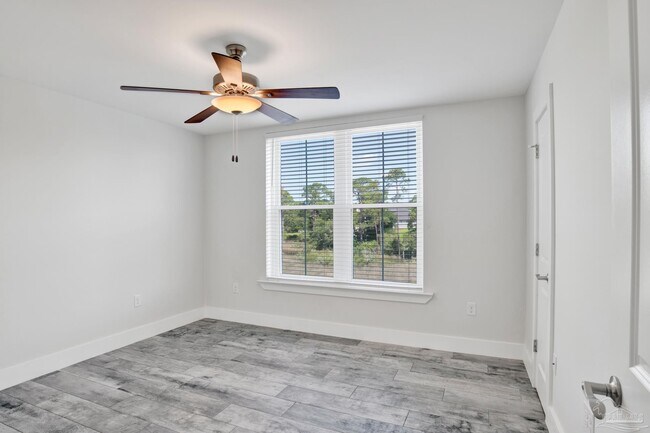 Building Photo - 16262 Tarpon Dr