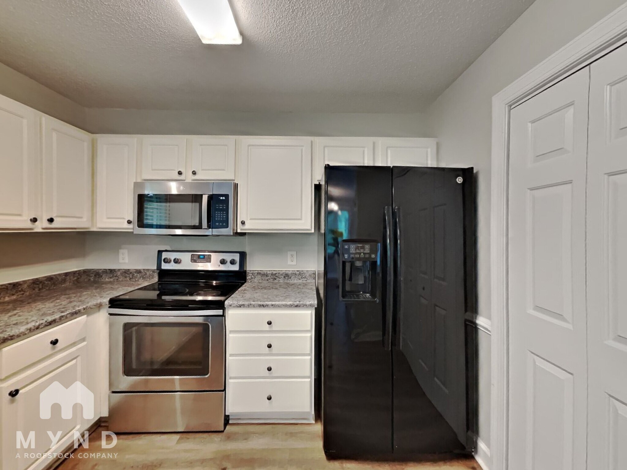 Building Photo - 405 Helleri Ct