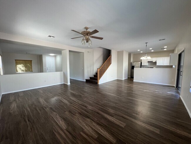 Building Photo - Highly desirable Spectrum community